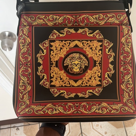 Hand made genuine, leather cross-bag / satchel - Picture 2 of 3